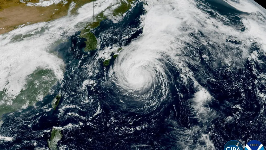 Hunderte Flüge gestrichen: Großraum Tokio rüstet sich für Taifun Dujuan