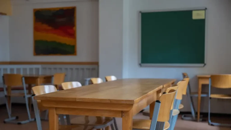 Verdacht auf Allergieschock: Schüler stirbt während Klassenfahrt, Ermittlungen gegen Lehrer