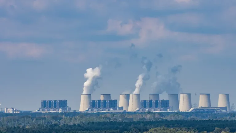 Kurzschluss an Spannungsleitung: Sabotage am Stromnetz, Sprengvorrichtungen an Brandenburger Umspannwerk