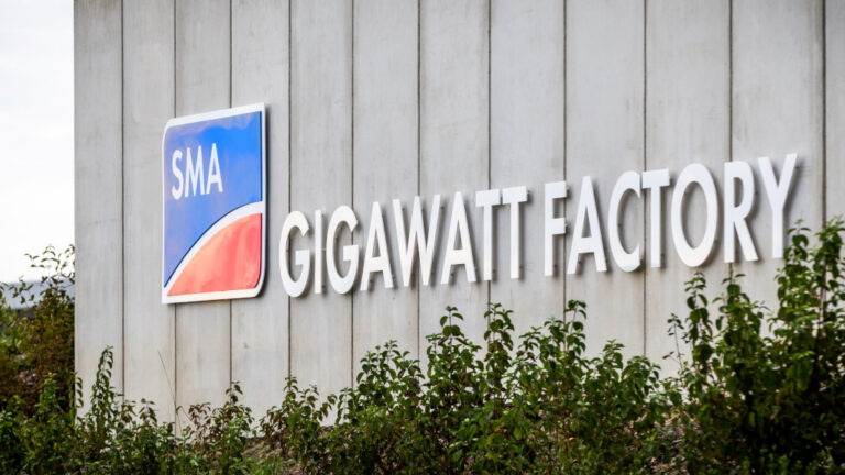 SMA eröffnet Gigawattfabrik für Leistungselektronik