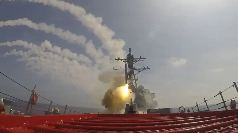 Sorge um Munitionsbestand wächst: Irans neue Angriffsmethode verbraucht US Abwehrraketen schnell