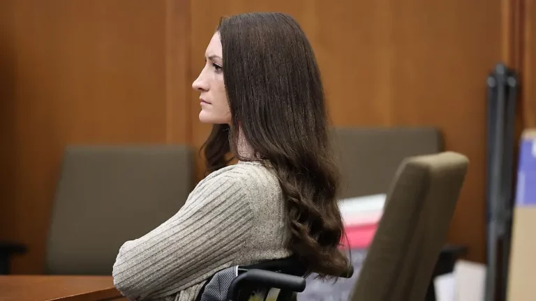 Frau erdrosselt ihre Kinder, Jury uneins über Schuldfähigkeit