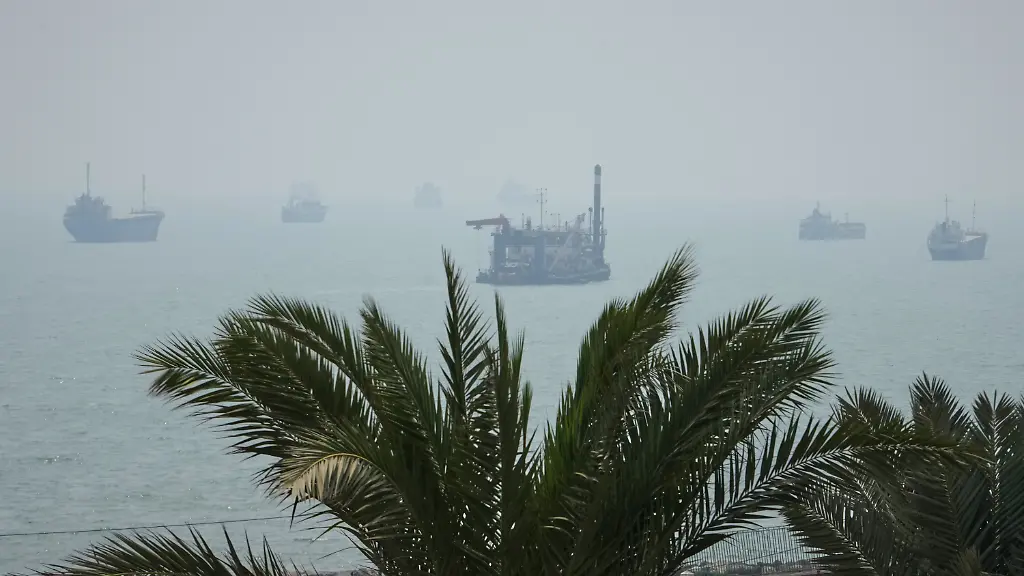 Explosionen vor Öl Insel Charg: US Militär sagt, fünf iranische Tanker zerstört, einen versenkt