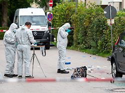 Mit Machete im Wohngebiet: Frau bei Angriff mit Hiebwaffe lebensgefährlich verletzt
