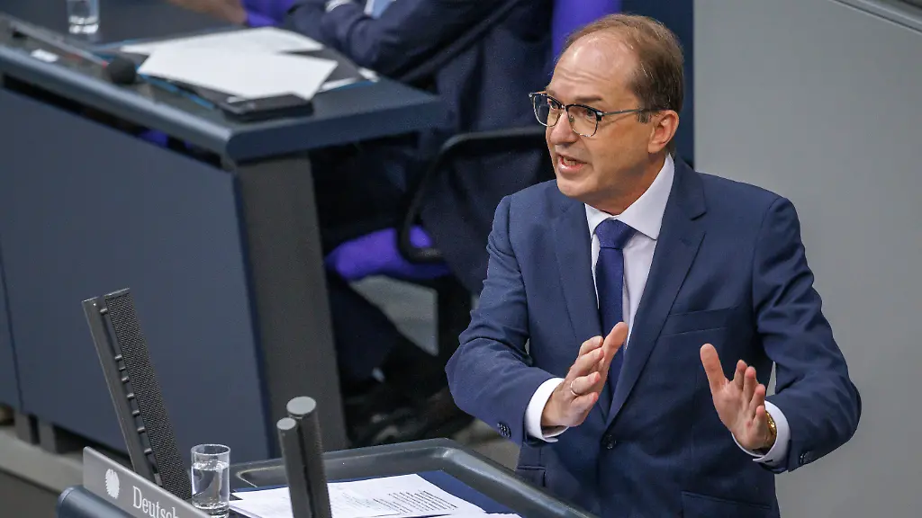 Streit um neue Befugnisse: Dobrindt will aus BND und Co echte Geheimdienste machen