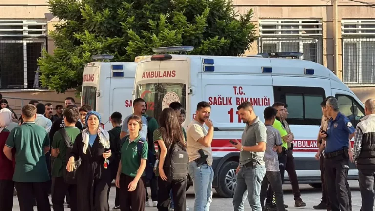 Polizei verhaftet Verdächtigen: Mehrere Verletzte durch Schüsse vor einer Schule in der Türkei