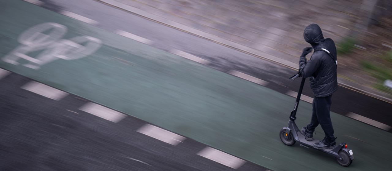 Halter von E Scooter haften künftig für Unfälle