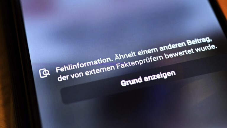 Propaganda, Fake News und Bots: Kampf gegen Desinformation im Netz