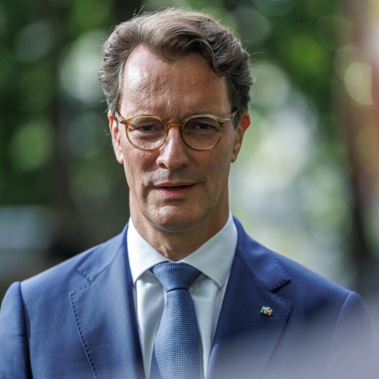 NRW Ministerpräsident Wüst: Merz muss durchstarten