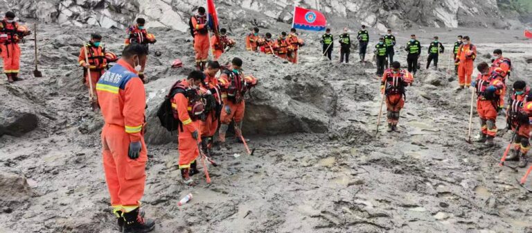 Zahl der Toten nach Sturzflut im Himalaya steigt auf 1000