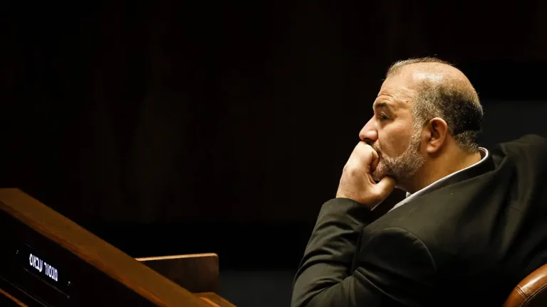 Israel: Jüdischer Politiker tritt arabischer Partei bei