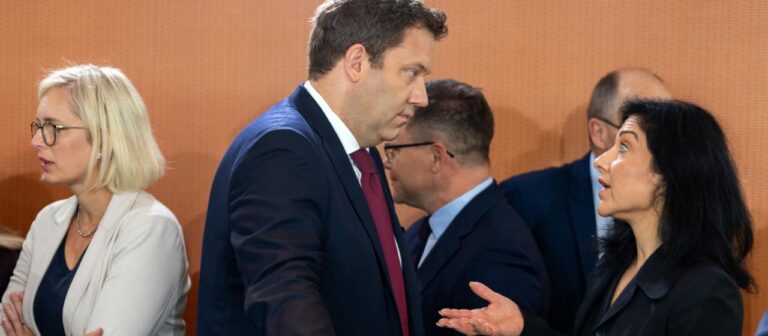 Bundesregierung ist sich bei der Einkommensteuerreform uneinig