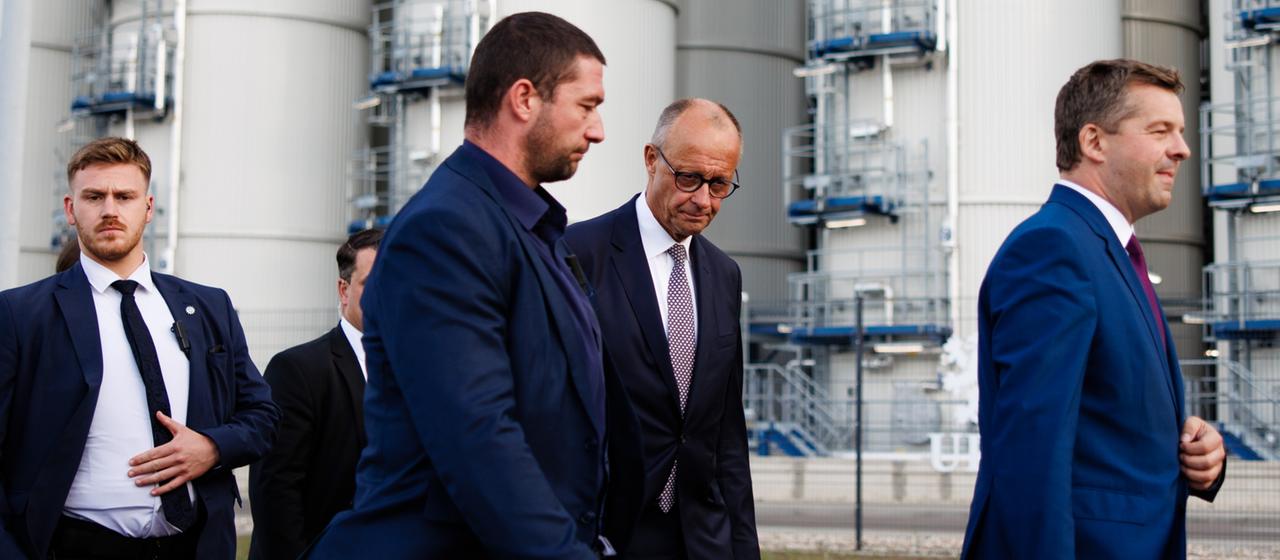 Wahlkampf in Sachsen Anhalt: Kanzler Merz auf Distanz