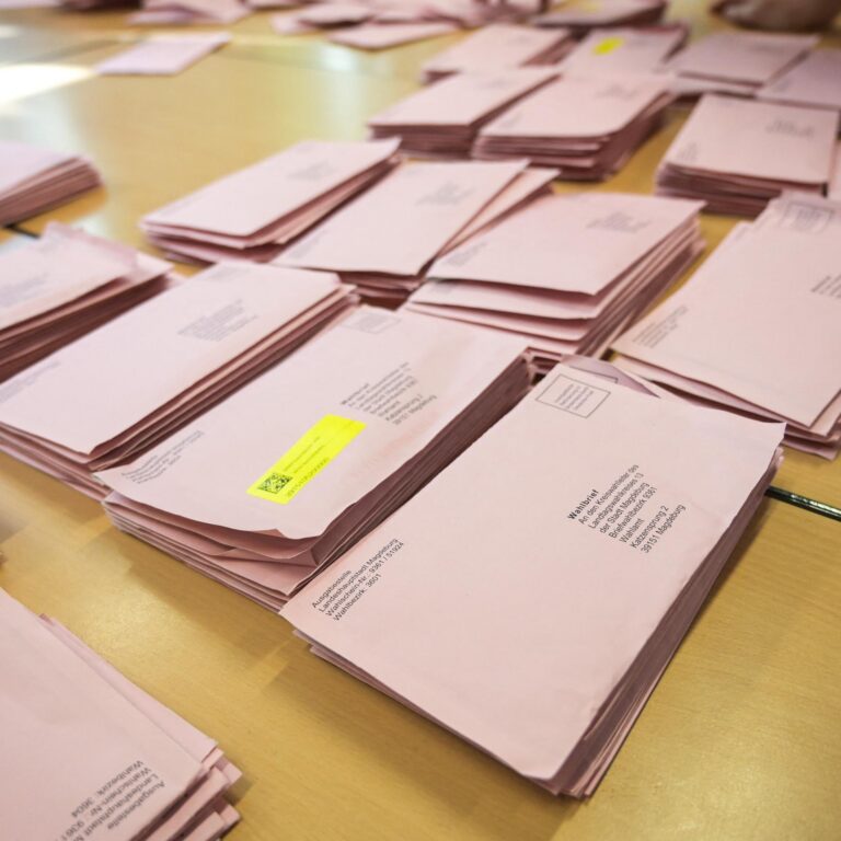 Nach AfD Wahlsieg: Politologe sieht Ende der Brandmauer