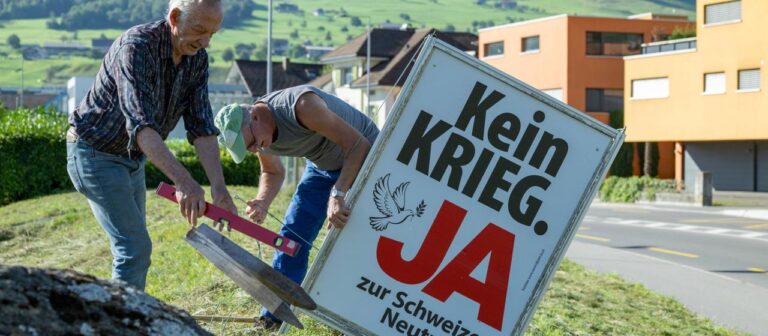 Schweiz: Volksabstimmung über strengere Neutralität