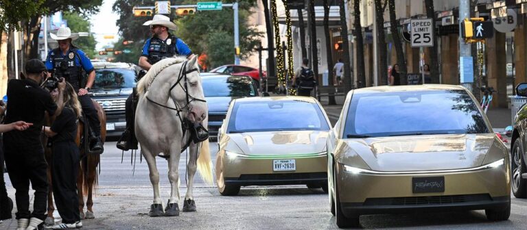 Taxi ohne Lenkrad: Tesla stellt Cybercab vor