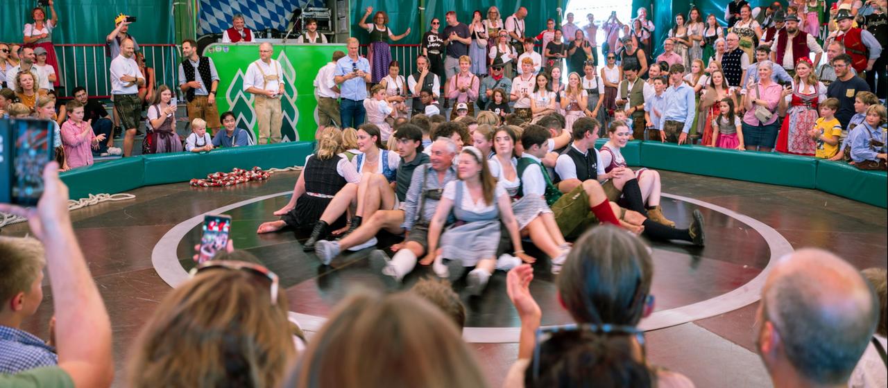 Oktoberfest: Das Geschäft mit den Teufelsrad Videos