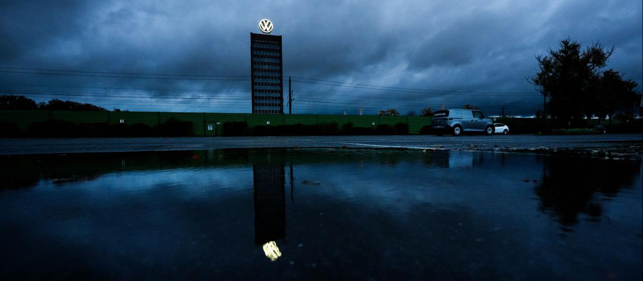 VW Aufsichtsrat beschließt Sparmaßnahmen: 50.000 Stellen weg