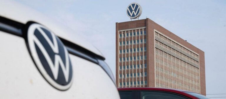 VW Aktie setzt sich an die DAX Spitze