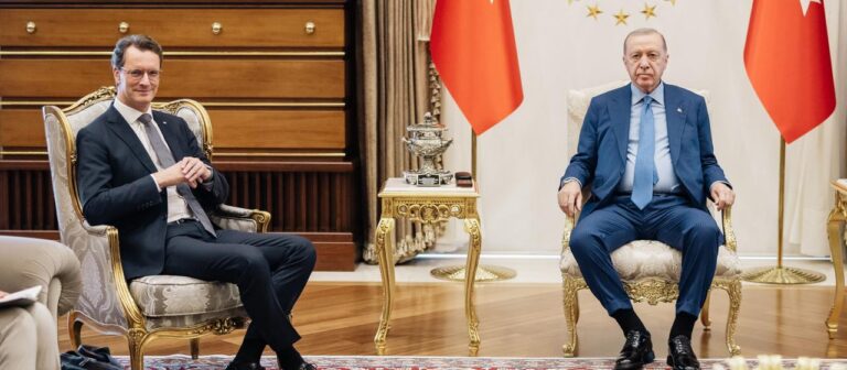 NRW Landeschef Wüst trifft überraschend Erdogan in der Türkei