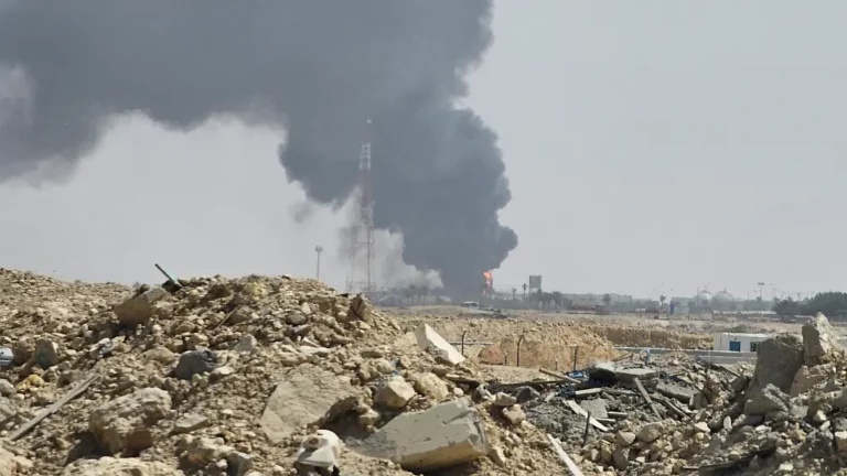Ballistische Raketen eingesetzt: Huthi greifen Ölanlage in Saudi Arabiens Hauptstadt an