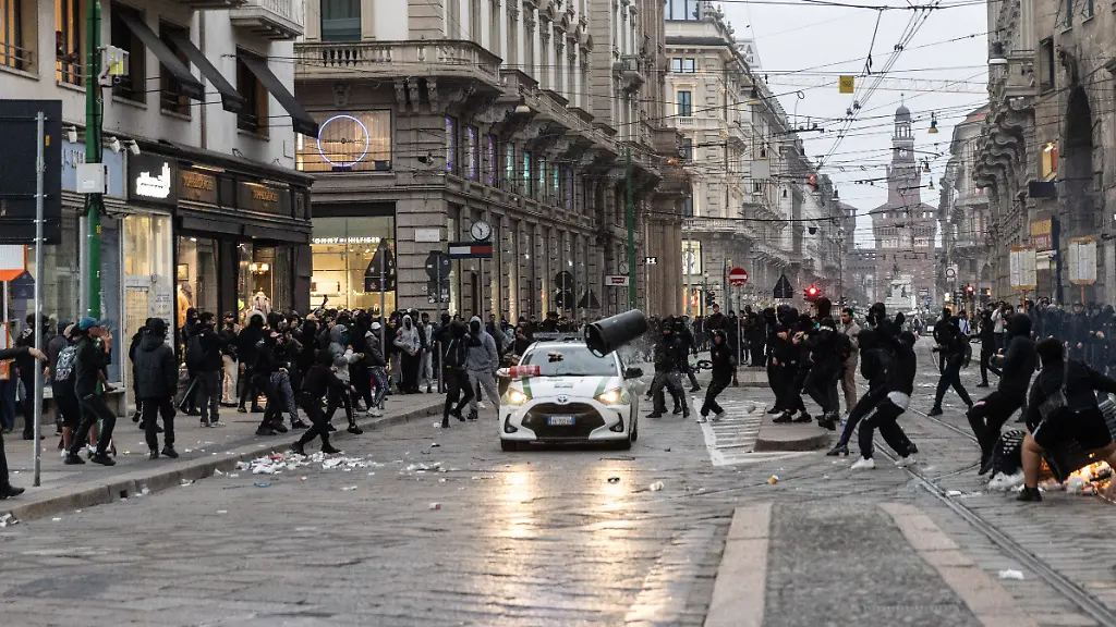 Zweiter Tag mit Ausschreitungen: Jugendliche verwüsten die Innenstadt von Mailand
