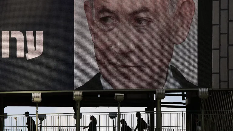 Mit zitternder Hand wählen: Atompilz über Tel Aviv, Netanjahu macht drastischen Wahlkampf