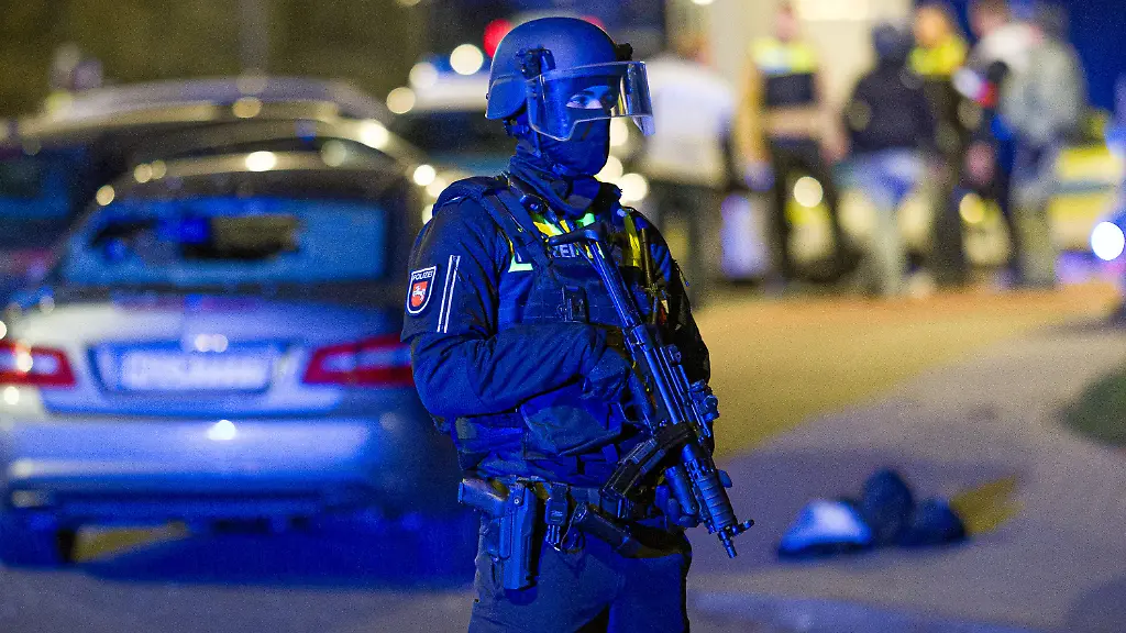 Polizei korrigiert Meldung: Mutmaßlicher Fahrer nach Autoattacke festgenommen