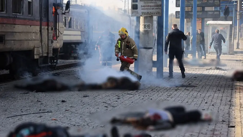 Ukraine: 13 Menschen bei Angriff auf Bahnhof getötet, weitere Personen verletzt