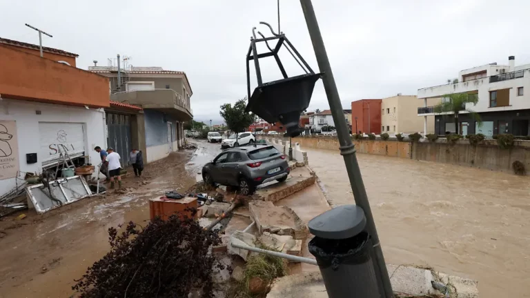 Valencia und Alicante: Heftiges Unwetter sorgt für Chaos in Spanien, Hunderte evakuiert