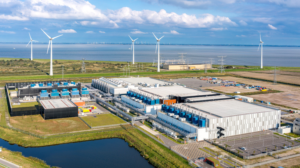 Grüne künstliche Intelligenz: Stromüberschüsse aus erneuerbaren Energien für lokale Rechenzentren