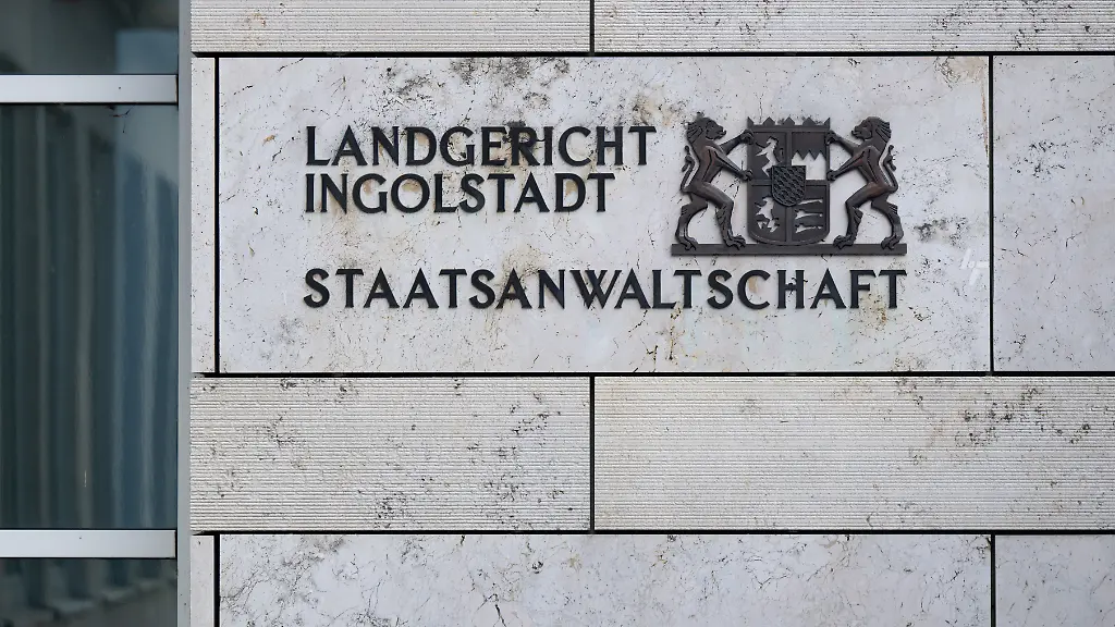 Femizid auf offener Straße: Mann muss wegen Mordes an Ex Frau lebenslang in Haft