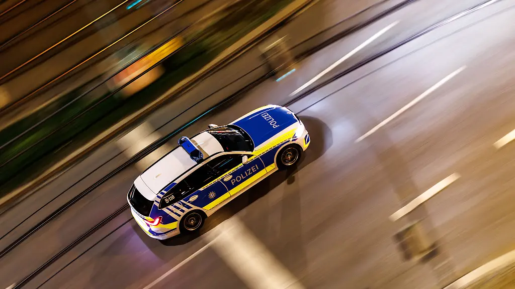 Fahrer ohne Führerschein: Zwei Teenager liefern sich 40 minütige Verfolgungsjagd mit der Polizei