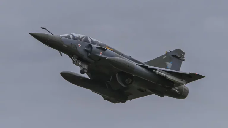 Mindestens ein Toter: Kampfjet stürzt bei Nancy ab