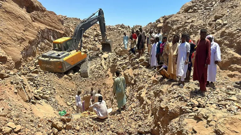 Goldabbaustätten getroffen: Dutzende Tote nach ägyptischem Luftangriff im Sudan