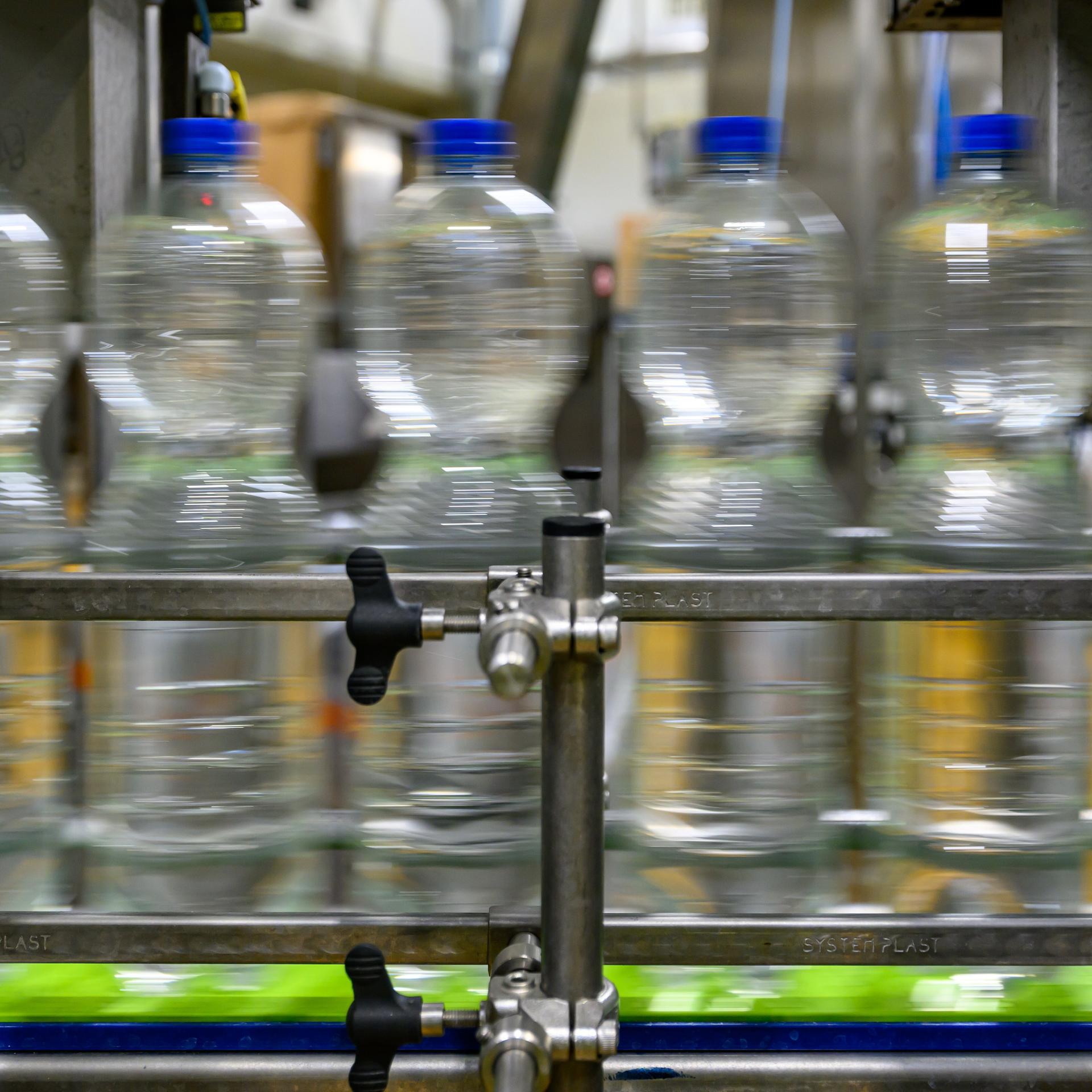 Wem gehört das Trinkwasser, wenn es knapp wird?