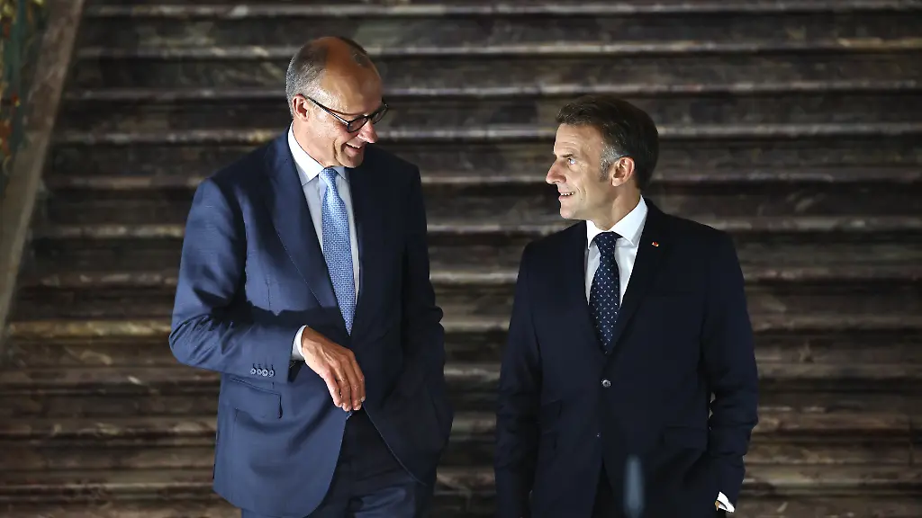 Regelung soll aufgeweicht werden: Berichte, Merz und Macron schließen Deal zum Verbrennerverbot