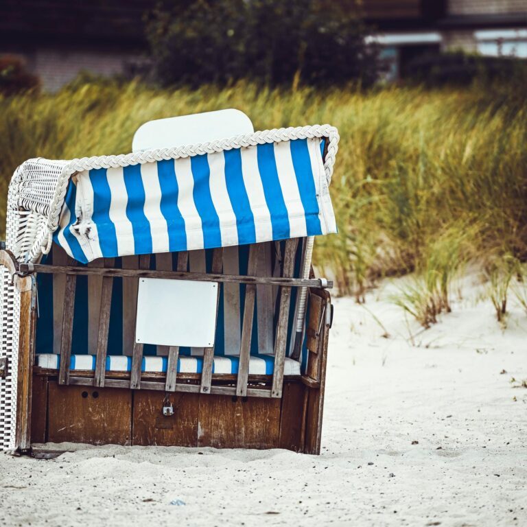 Strandkorb und Sardinien Urlaub: CDU im medialen Fokus