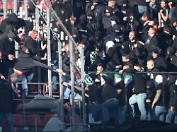 Gehört sich einfach nicht: Beim Bundesliga Letzten entlädt sich der Frust