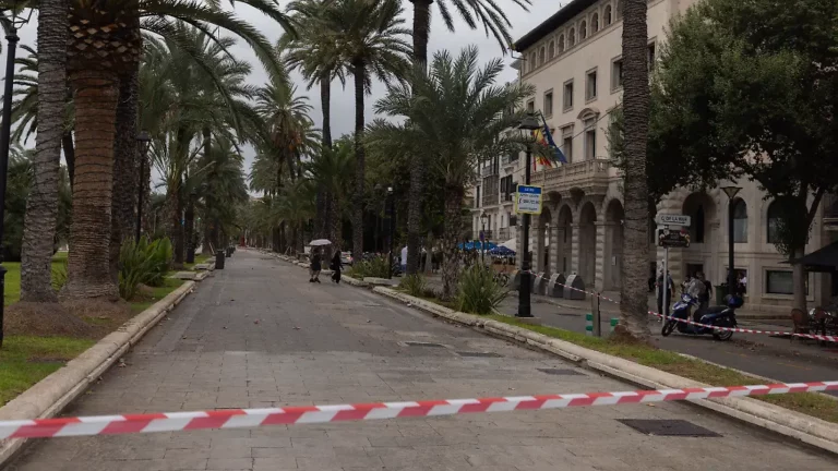Flugausfälle, Schulen schließen: Auf Mallorca gilt die höchste Sturmwarnstufe