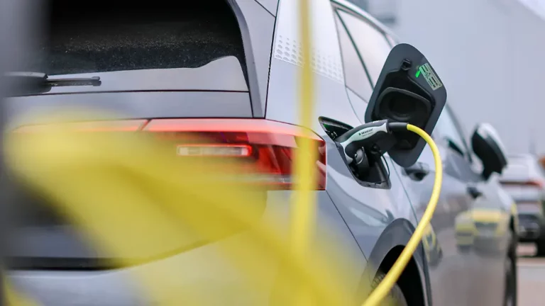 Etwa 10.000 Wagen in Deutschland: VW ruft wegen fehlerhafter Batterien mehr als 70.000 E Autos zurück