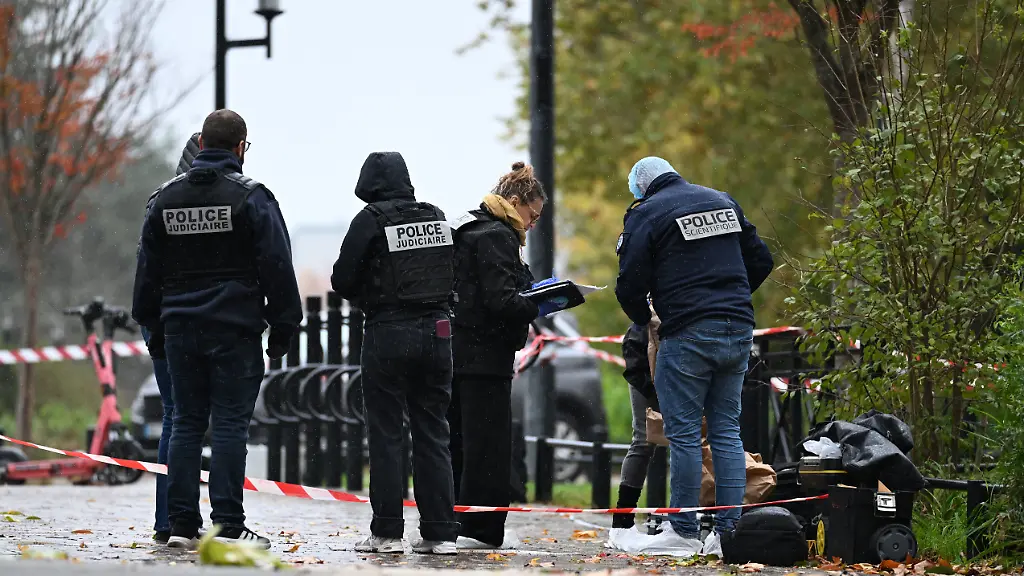 Rassistischer Terroranschlag? Nach Schüssen bei Paris finden Ermittler Sprengfalle