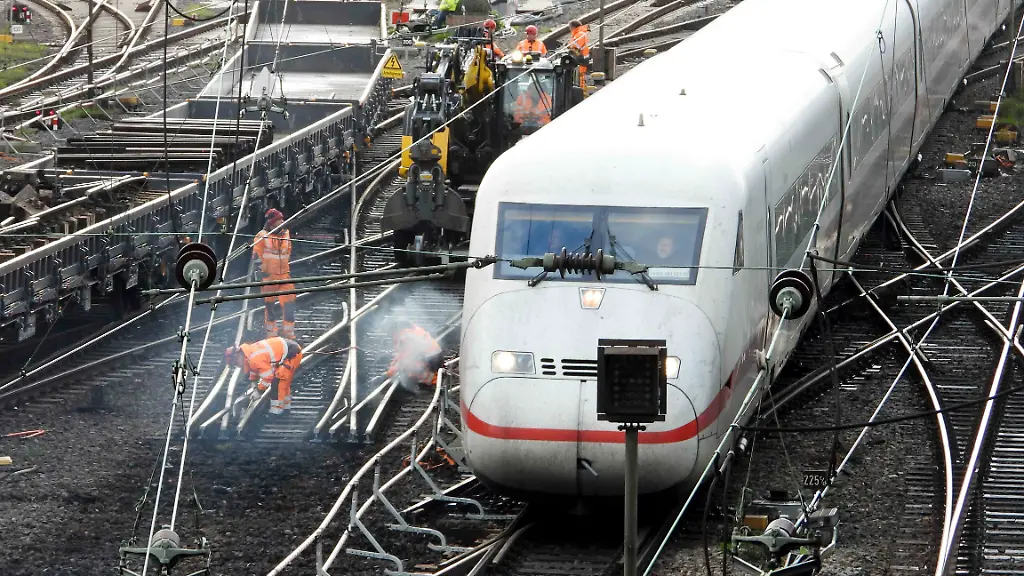 Nach Bombenfund: Bahnverkehr zwischen Hamburg und Berlin rollt wieder