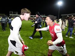 Erst Drohne, dann Debakel: Meister Arsenal blamiert sich beim Viertligisten völlig