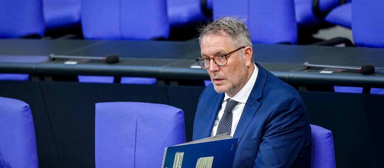 Rente mit 63: Arbeitsminister Schweitzer fordert Kompromiss