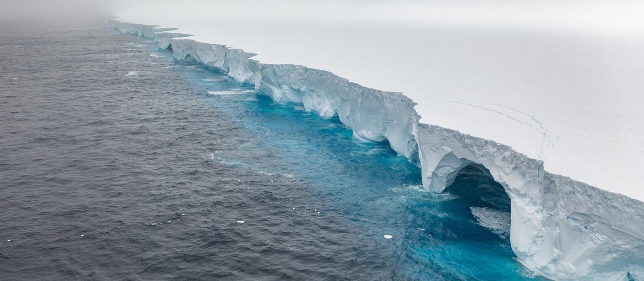 Forscher: Meeresboden bremst Eisschmelze in der Antarktis