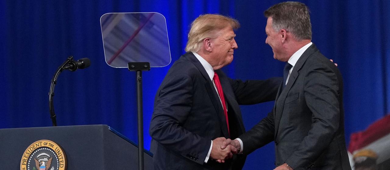 Audi kündigt US Werk an auf Trumps Wahlkampftour