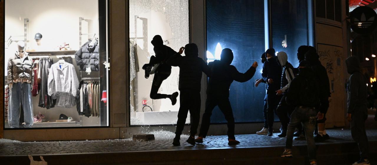 Krawalle in Frankreich: Regierung räumt Kontrollverlust der Behörden ein