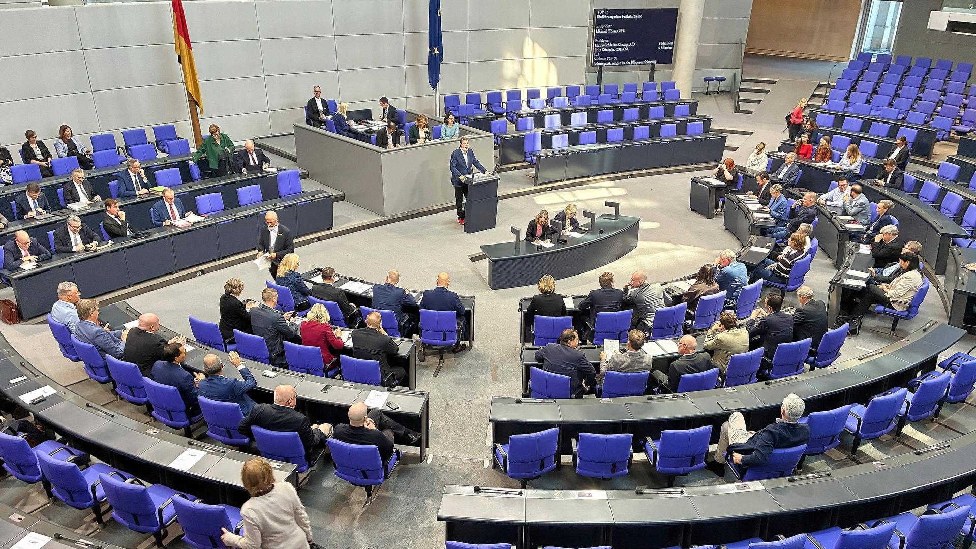 Bundestag nur für Akademiker? So leidet die Demokratie