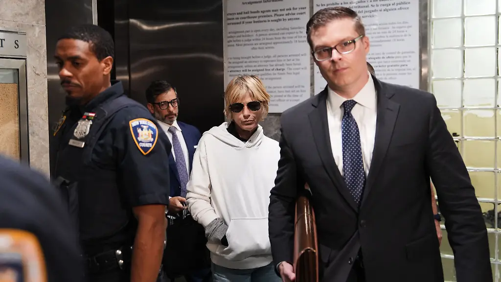 Festnahme nach Landung: Selma Blair musste nach Randale im Flugzeug vor Gericht erscheinen
